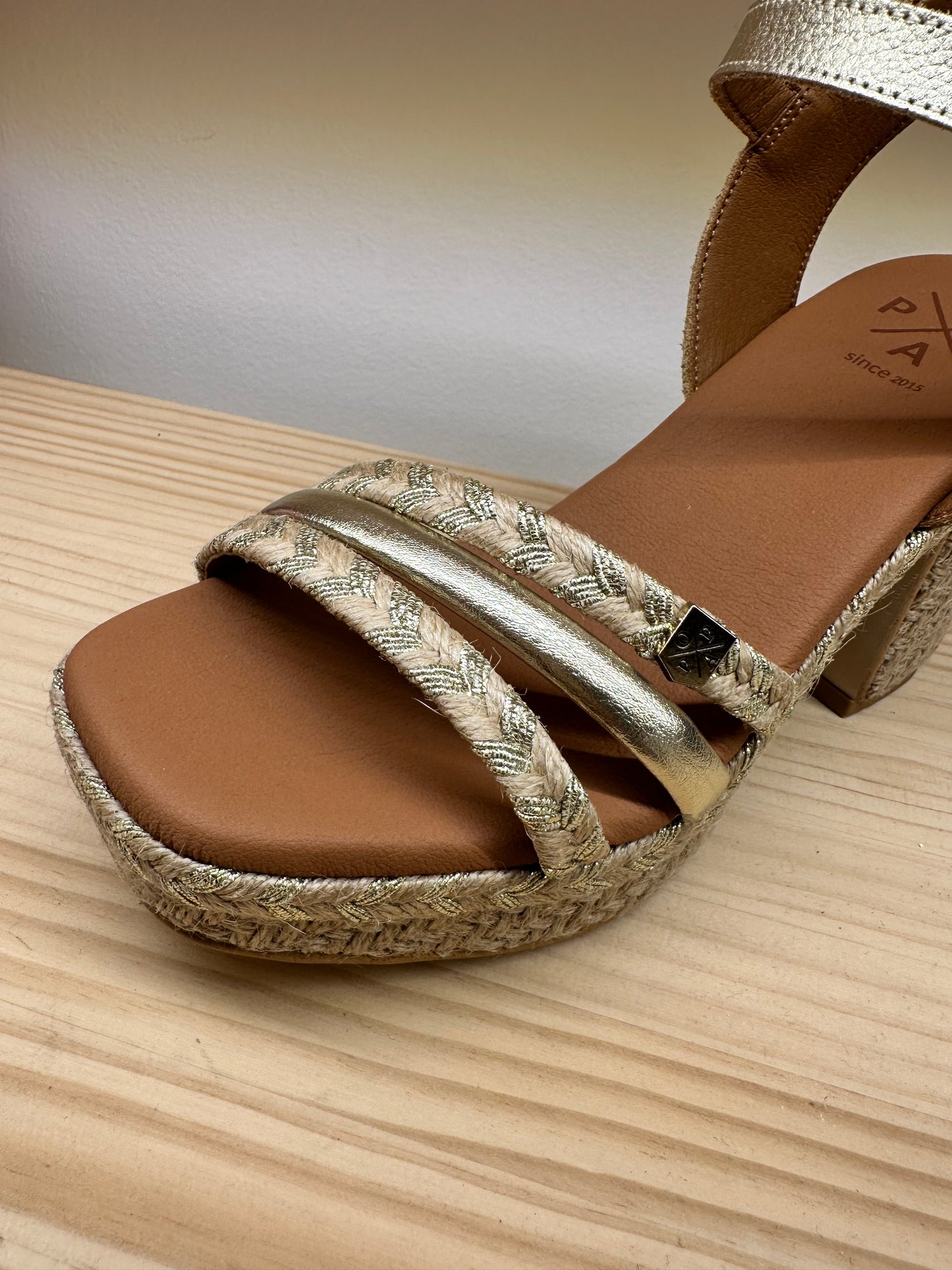 Popa tiras laminado tacón