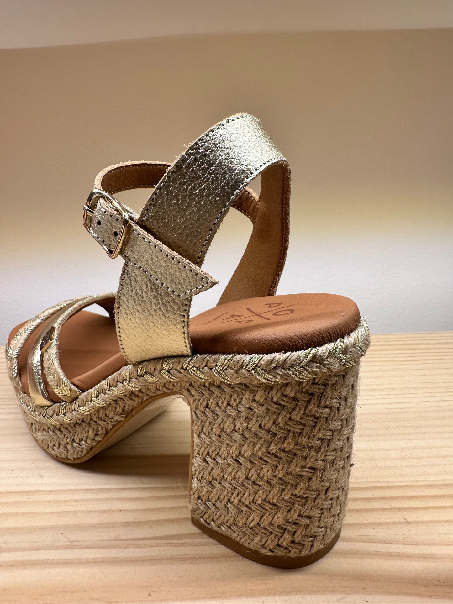 Popa tiras laminado tacón